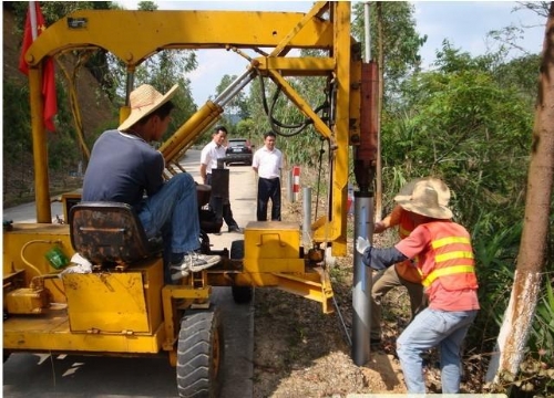 公路波形護欄安裝 